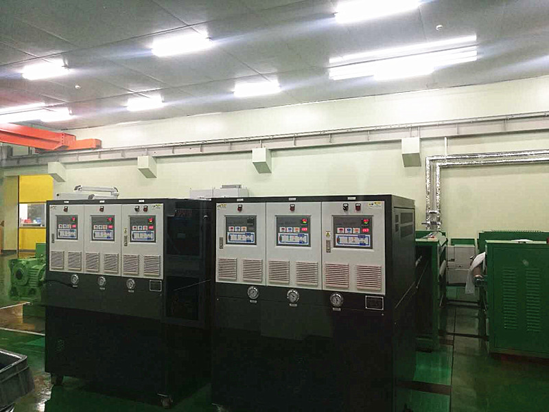 熱油加熱油爐具有結(jié)構(gòu)緊湊、體積小、重量輕、安裝操作簡便、加熱升溫快且無環(huán)境污染等優(yōu)點。